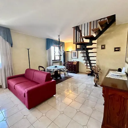 Flowers Apartment Turin